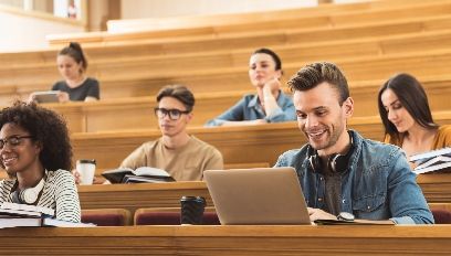 Wyprawka dla studenta: co warto zabrać na uniwersytet?