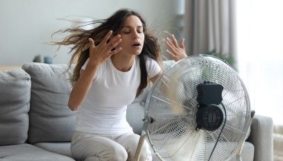 Jak ochłodzić mieszkanie w upały? Sposoby na chłodzenie domu